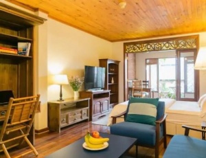 CHARMING 1 BEDROOM APARTMENT WITH VINTAGE FURNITURE AND BALCONY – IN PHU NHUAN