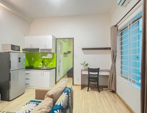 ONLY 355USD, NICE 1 BEDROOM APARTMENT WITH BIG WINDOW, IN DISTRICT 3, TRUONG QUYEN STREET